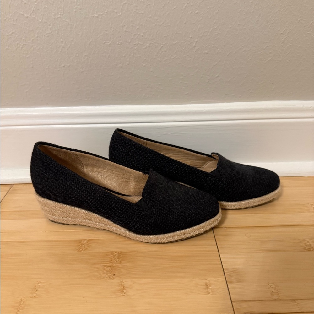 Life Stride Kamilla Black Espadrille Wedges size 7.5